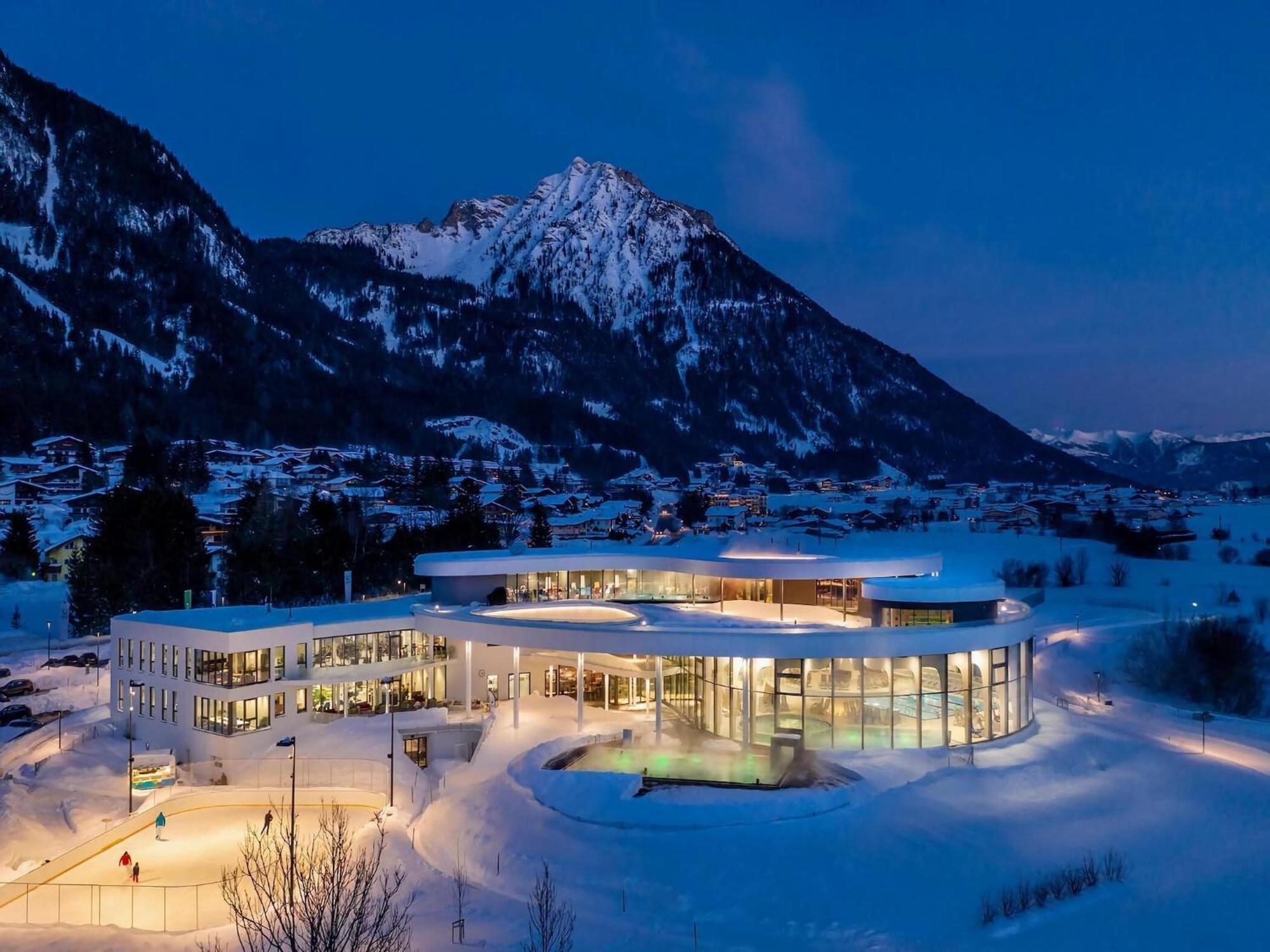 Apartment At The Achensee With Balcony Or Terrace ภายนอก รูปภาพ